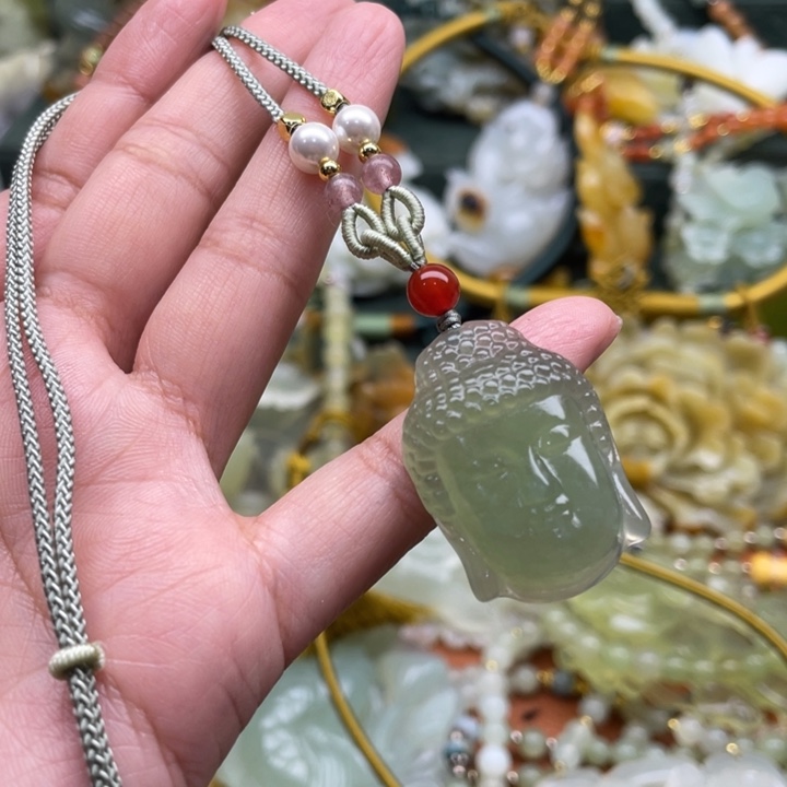 蛇纹石玉吊坠合金