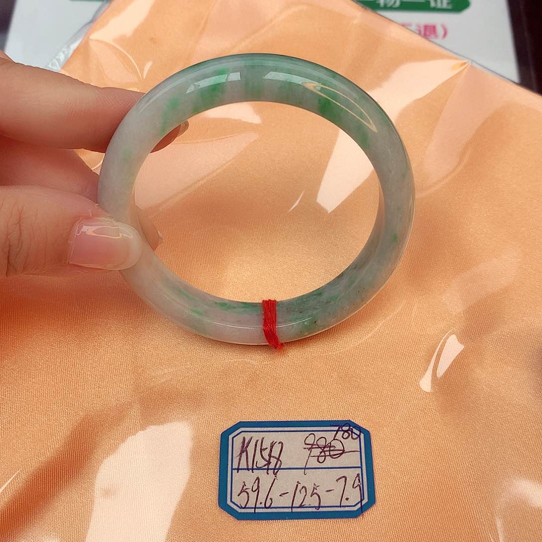 翡翠手镯未镶嵌缅甸翡翠