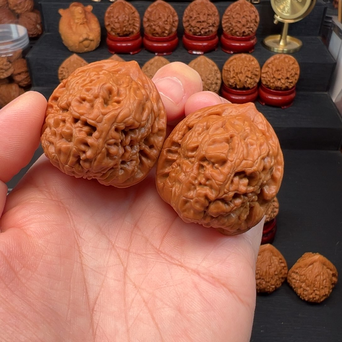 文玩核桃吊坠35全品金字塔