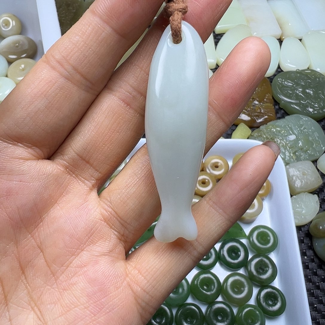 和田玉未镶嵌吊坠(不含链)