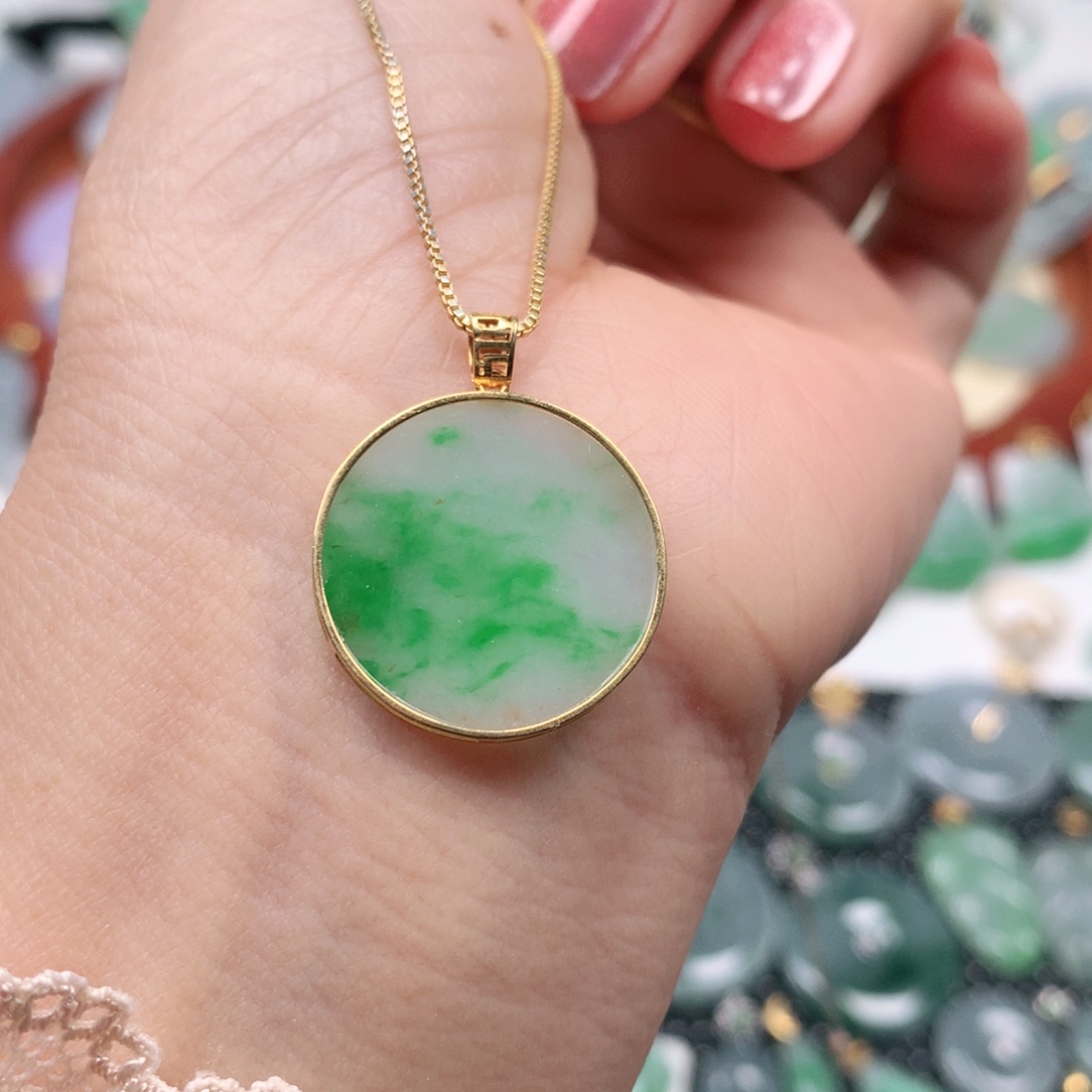 【闪购商品】翡翠吊坠(不含链)18K金镶嵌