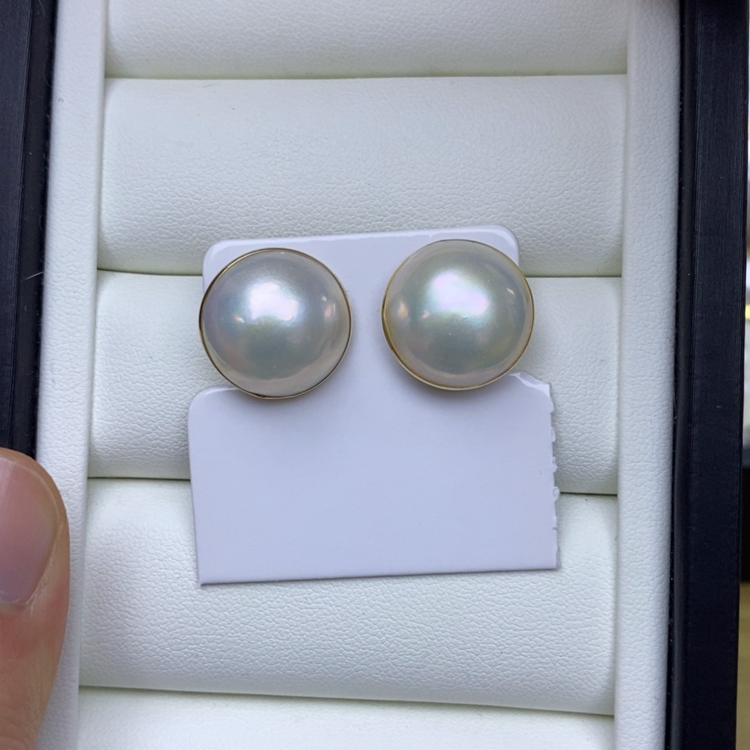 拼合珍珠（马贝珠）耳饰18K金镶嵌