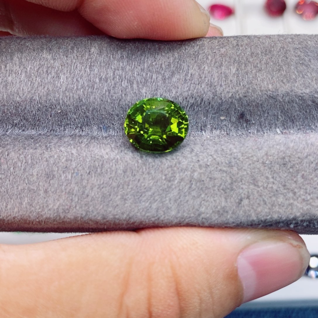 碧玺裸石未镶嵌碧玺4.04克拉