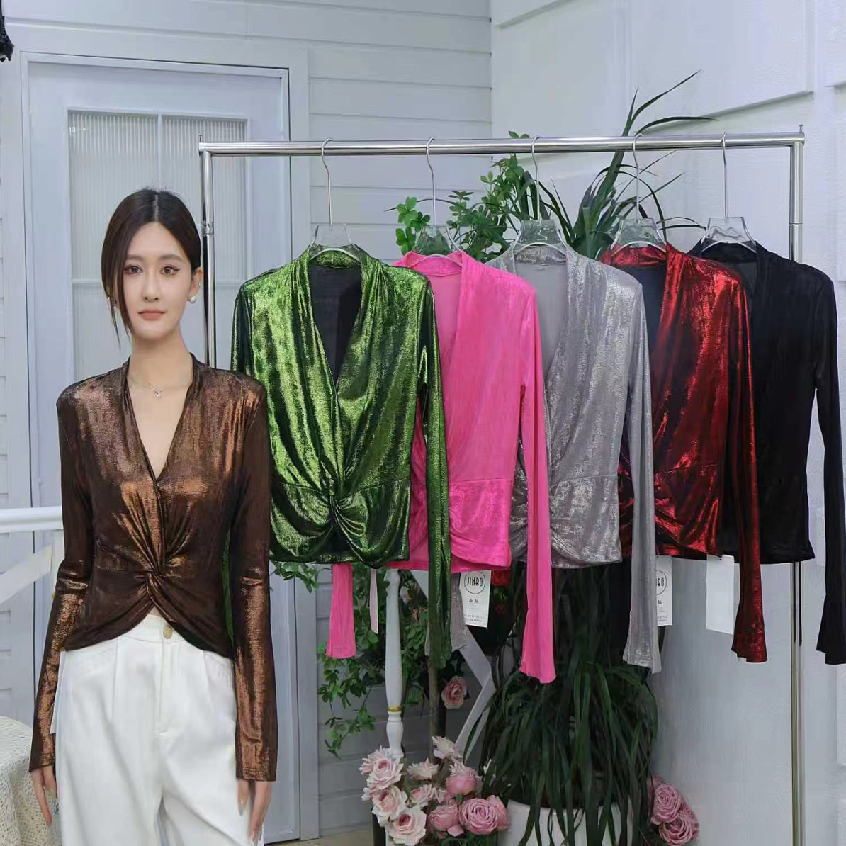 金铂8729收腰多色喇叭袖上衣