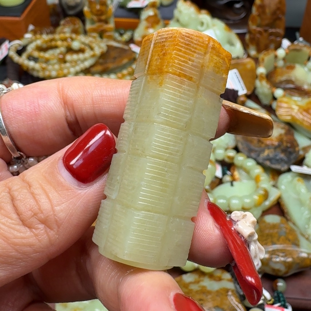 岫岩河磨玉（透闪石质玉）未镶嵌挂件