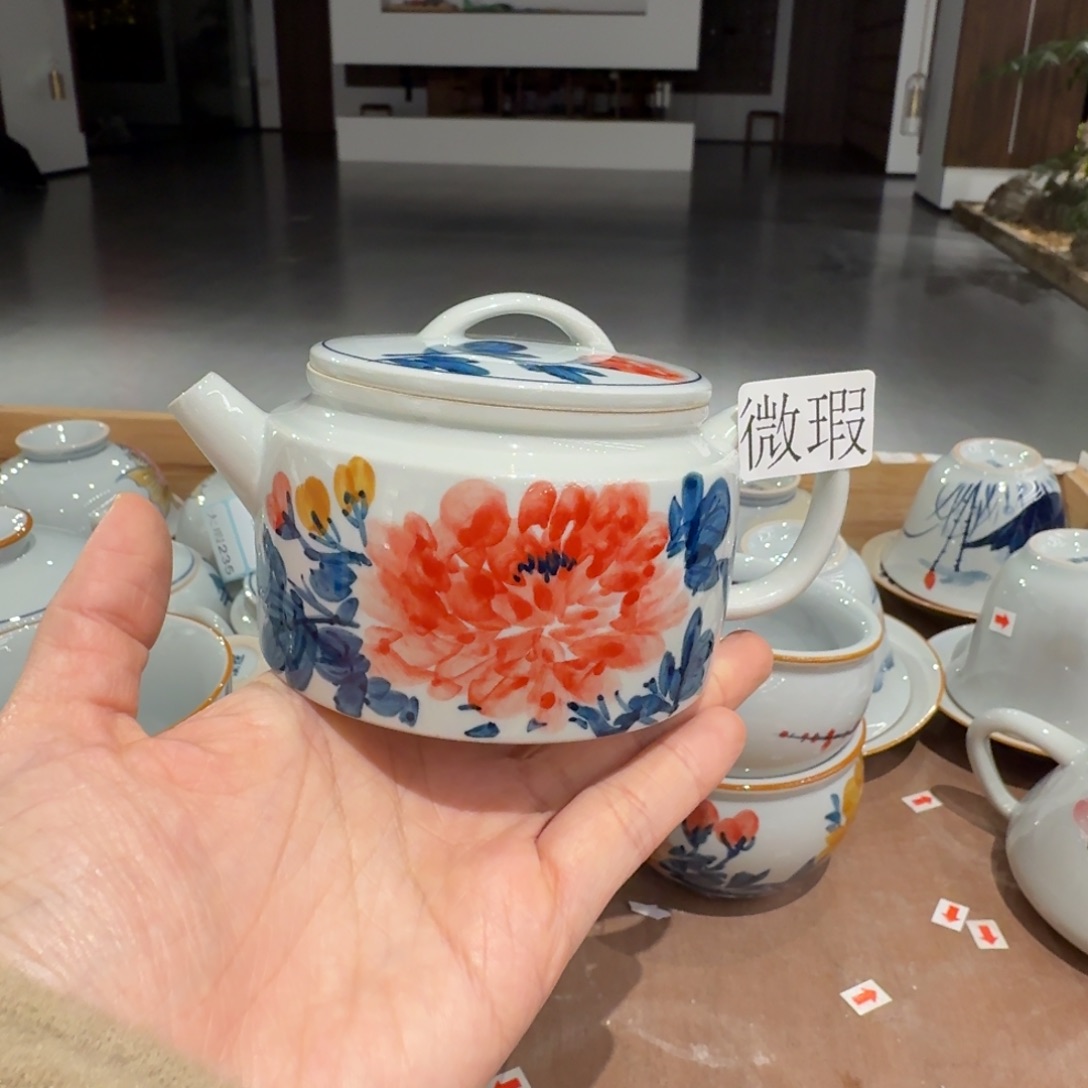 釉下手绘茶具微瑕