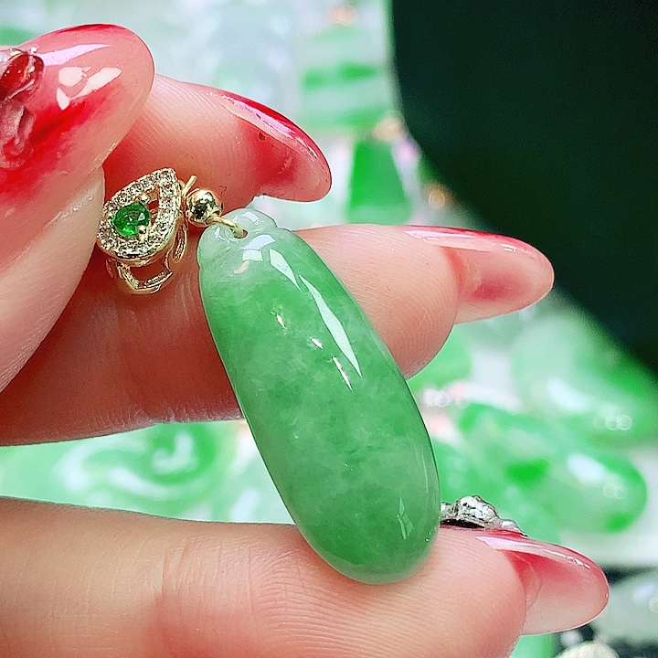 翡翠未镶嵌颈饰翡翠