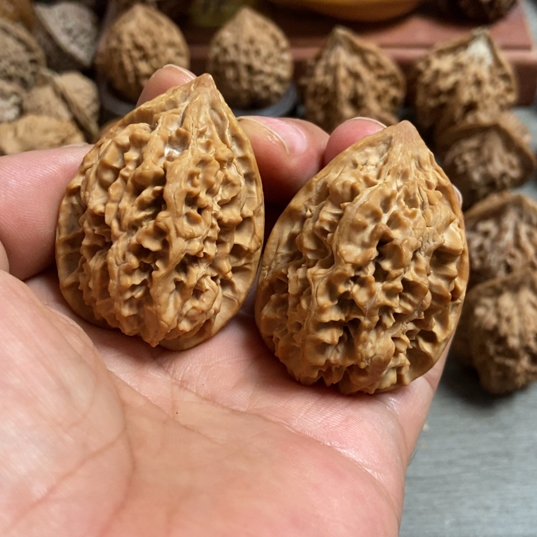 木***晚吊坠文玩核桃鸡王36尺有修