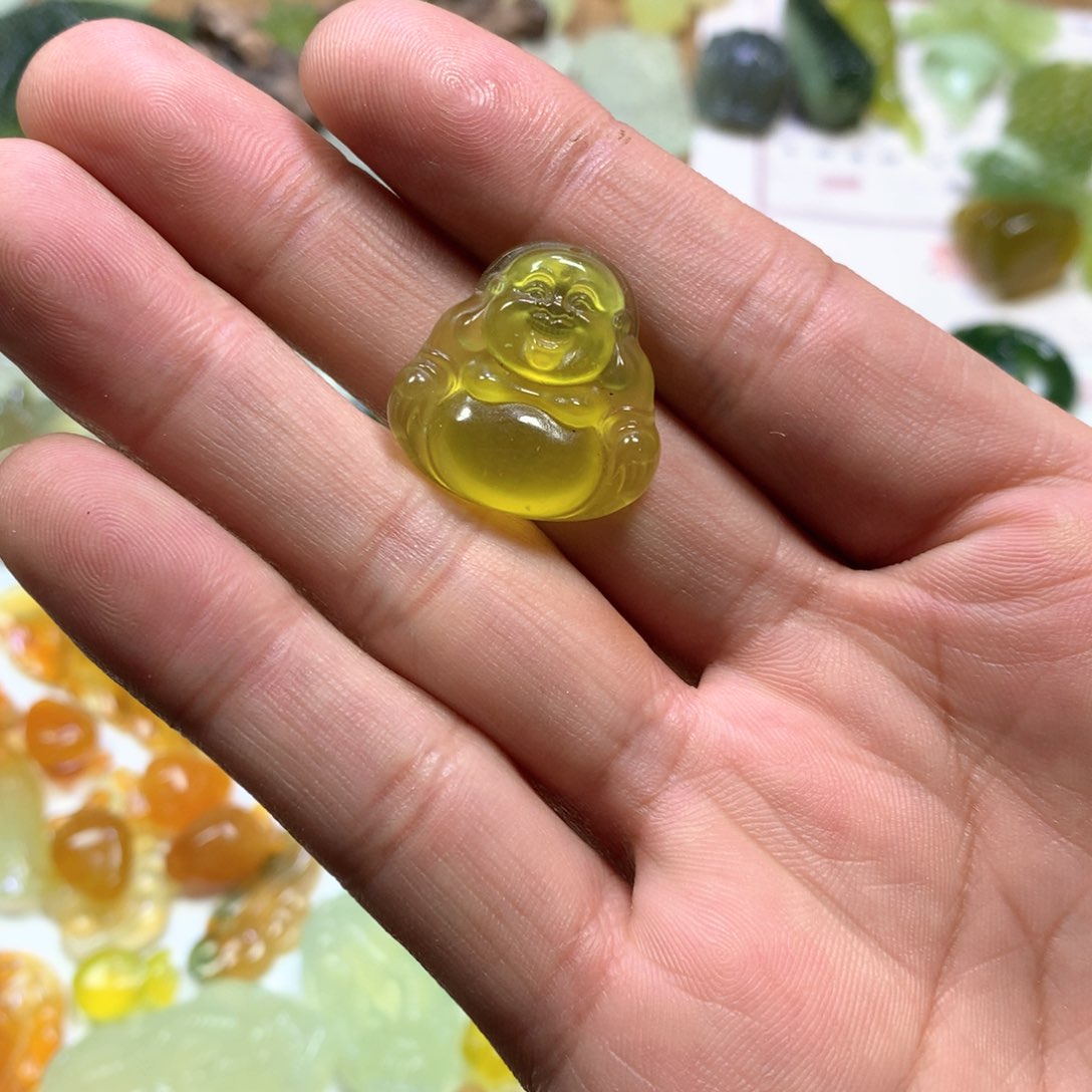 岫玉颈饰未镶嵌小佛