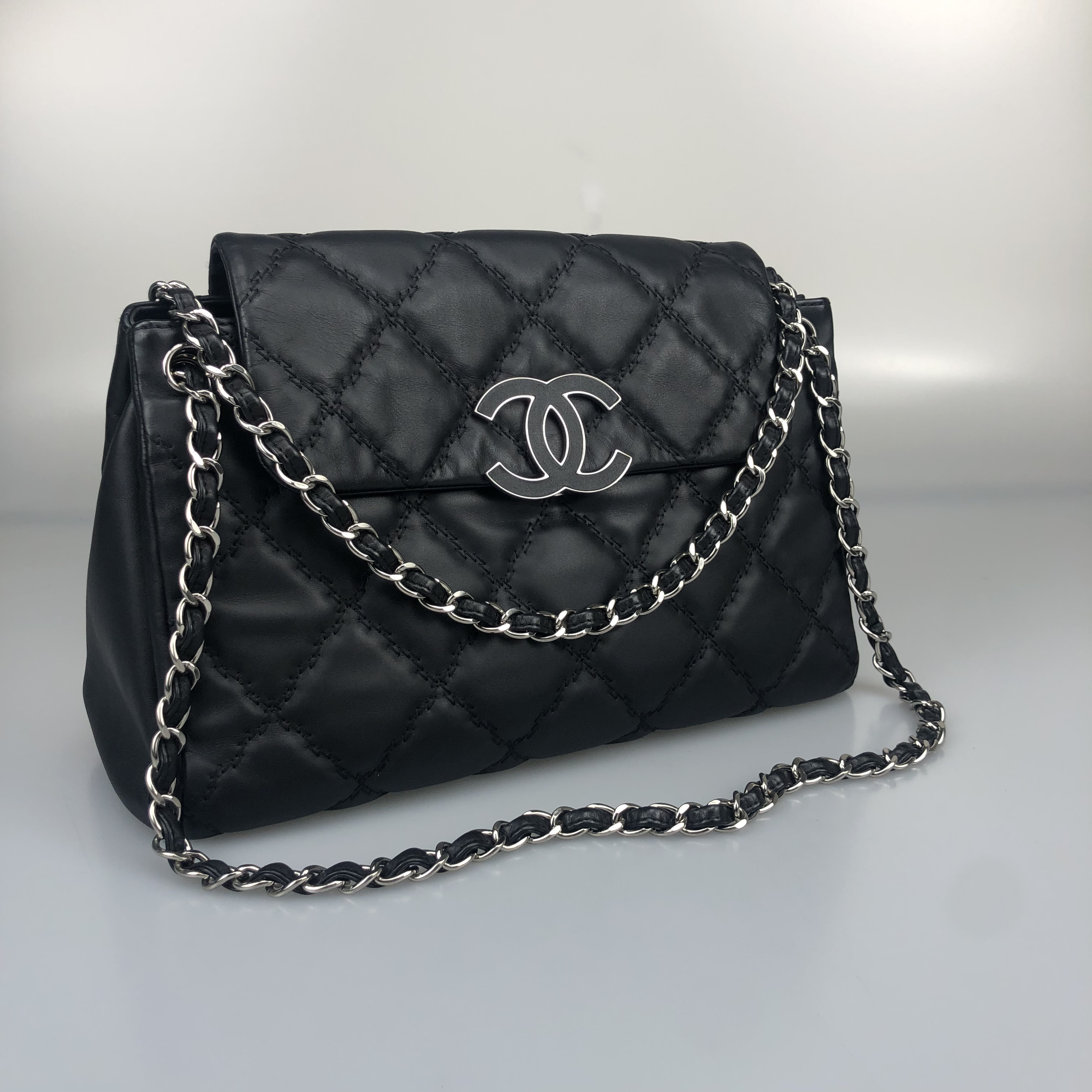 95新 Chanel/香奈儿 黑银外缝线泡芙托特单肩斜挎包 17开 底长33