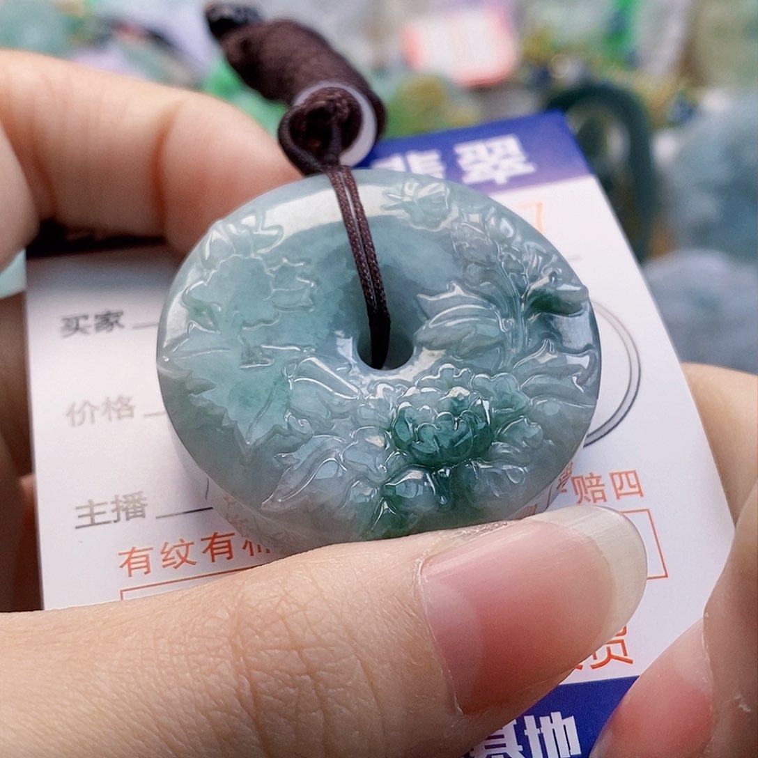 吊坠(不含链)未镶嵌翡翠