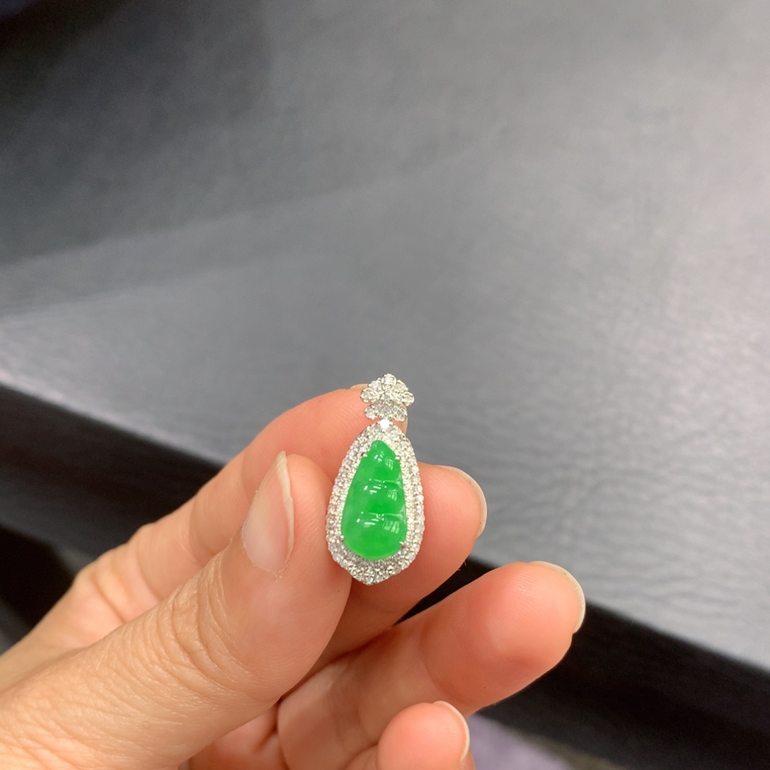 吊坠(不含链)18K金镶嵌翡翠