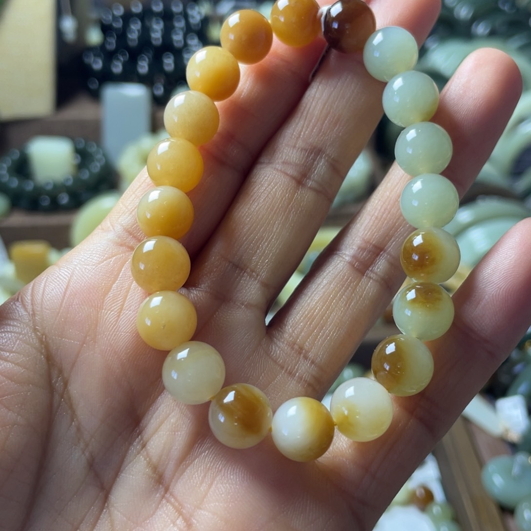 手链未镶嵌和田玉（青玉）巨**?