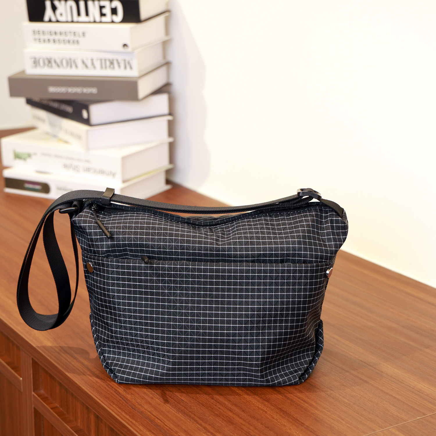 MILIAN/米丽安2025新款防水尼龙斜挎包女款休闲百搭通勤单肩包