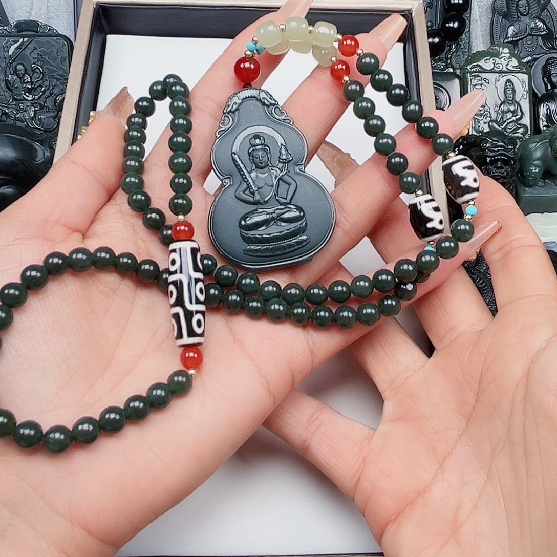 和田玉颈饰未镶嵌