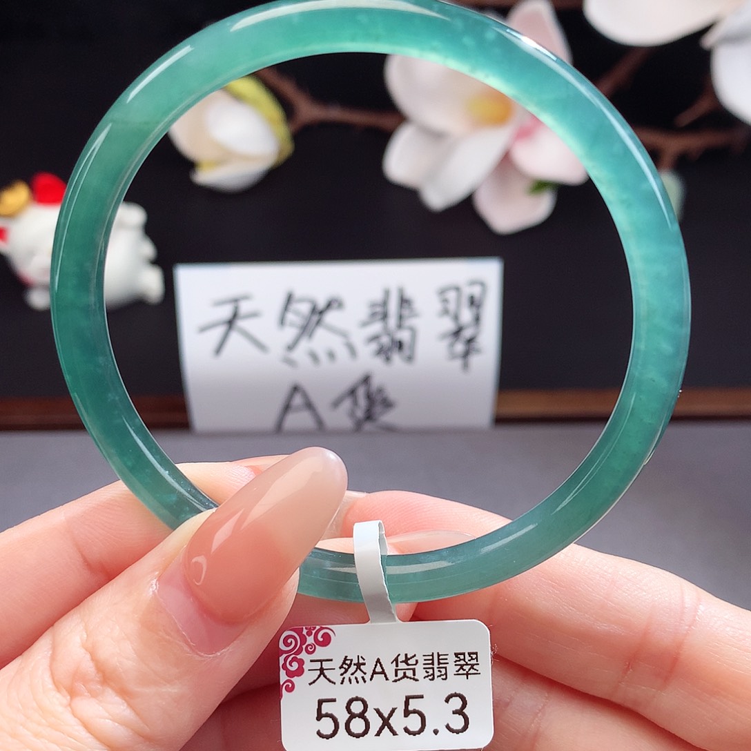翡翠手镯（圆镯）未镶嵌