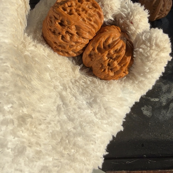 文玩核桃吊坠磨盘40左右