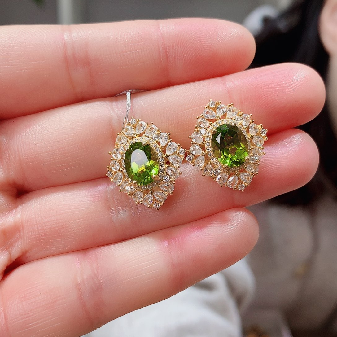 橄榄石耳饰银S925镶嵌