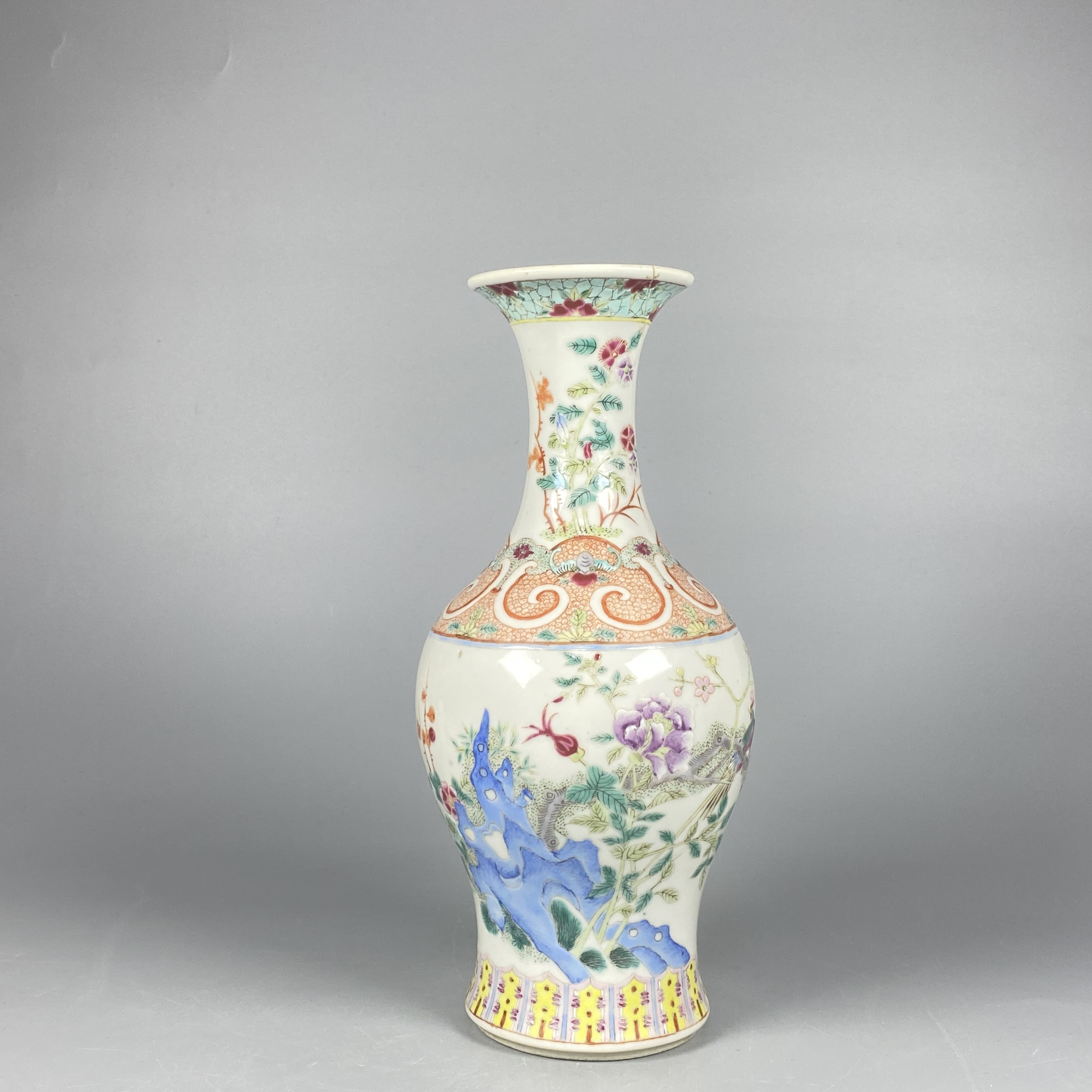 022051764 清晚期 粉彩花卉纹瓶/DB/云南省文物总店