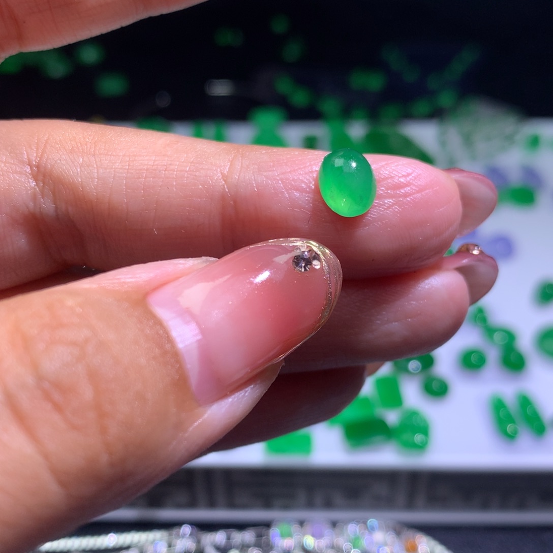 定制翡翠未镶嵌踏**梅毛货