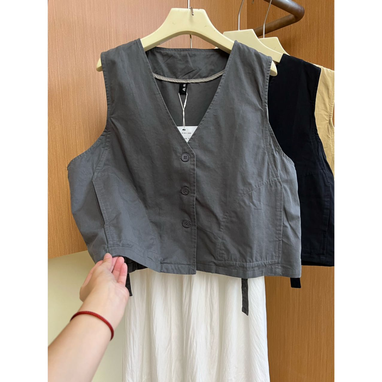 J66工装马甲女短款V领2025夏季宽松痞帅马夹日系开衫坎肩