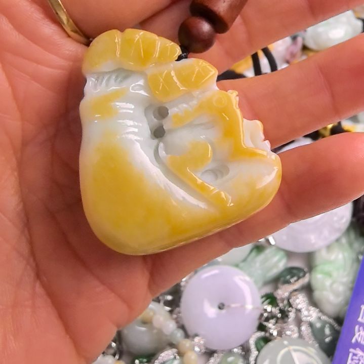翡翠颈饰未镶嵌吊坠