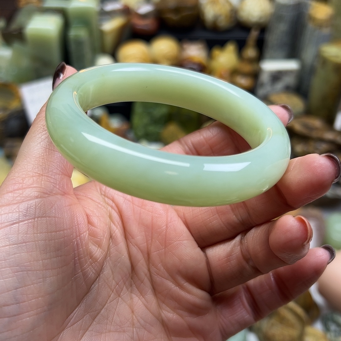 阳***颜岫玉未镶嵌颈饰岫玉湖水绿60