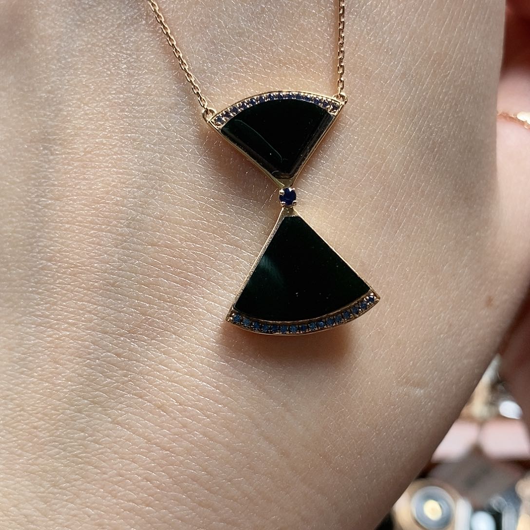 翡翠颈饰18K金镶嵌1。  