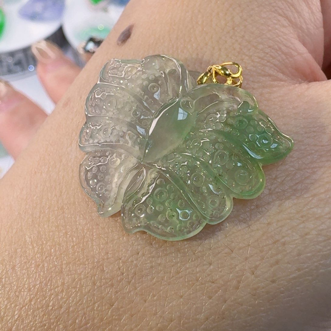 颈饰18K金镶嵌翡翠