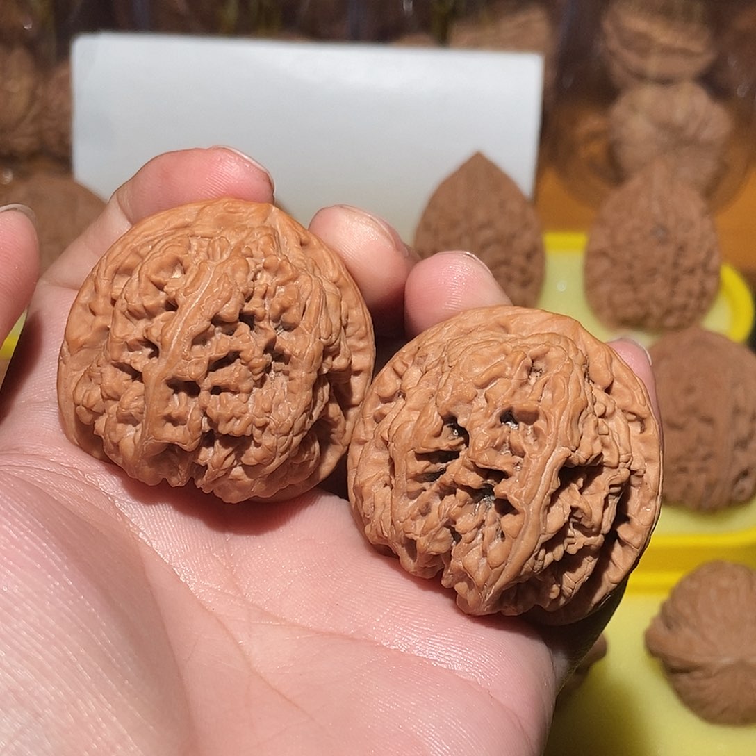 文玩核桃吊坠球筋