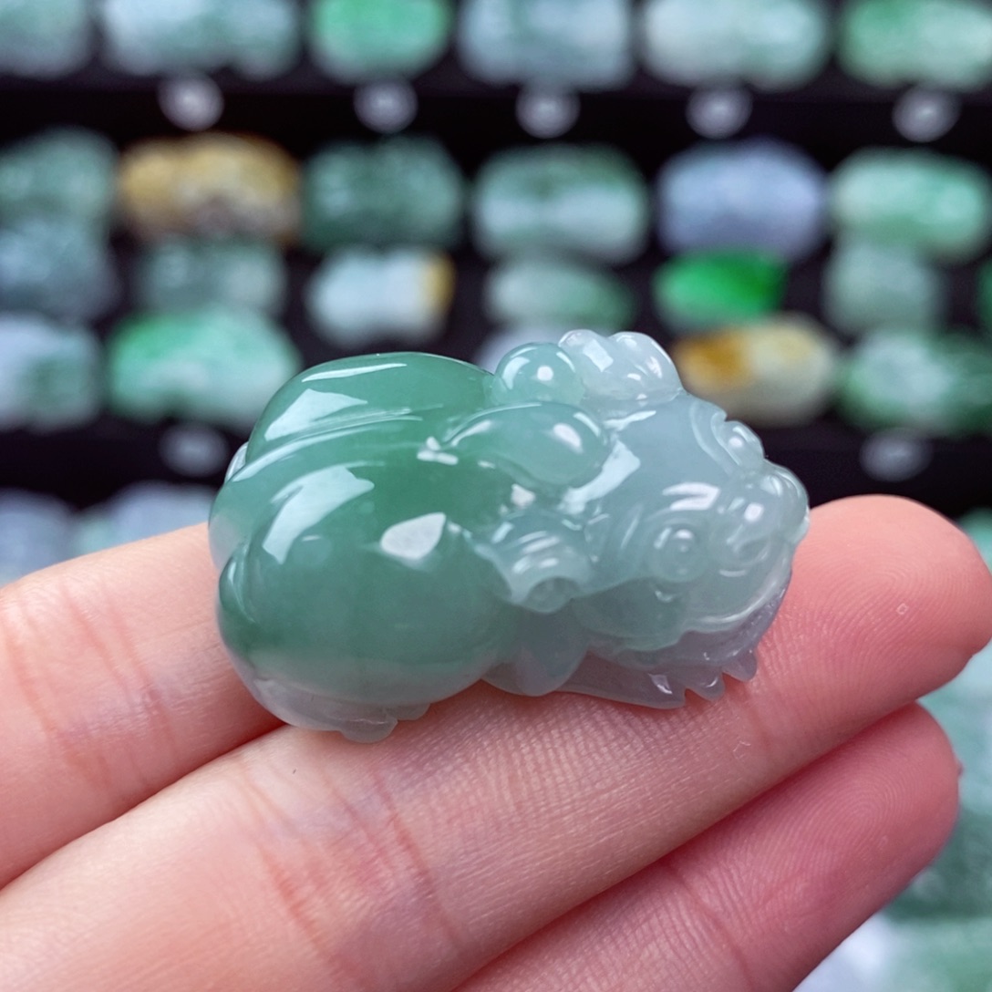 翡翠颈饰未镶嵌天然