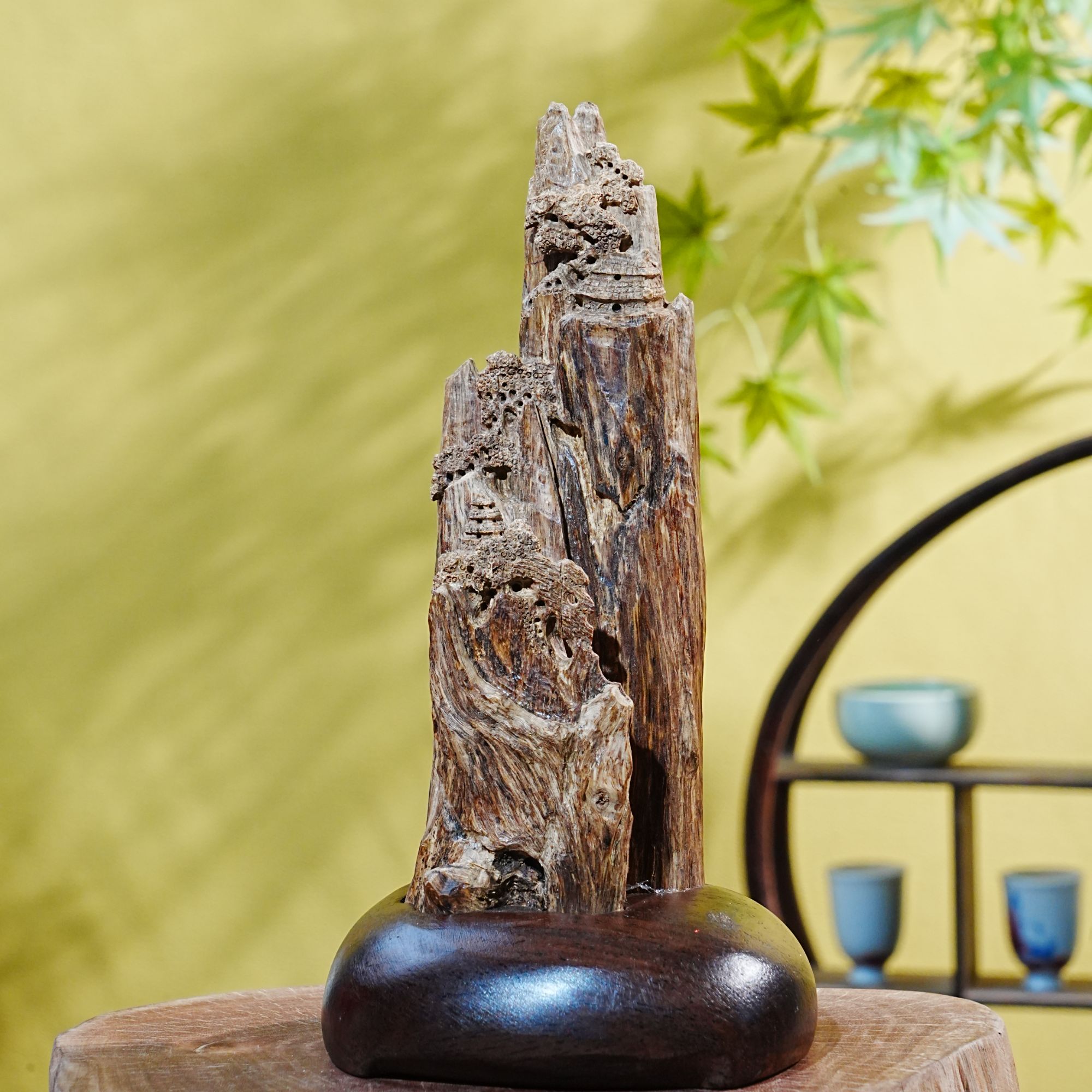 【正区】文莱树根老料雕刻摆件（登山访友） 203.8g 251109002 C