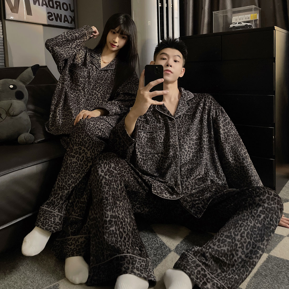 新款ins豹纹情侣睡衣女韩版简约高级冬季睡衣男士德绒保暖家居服