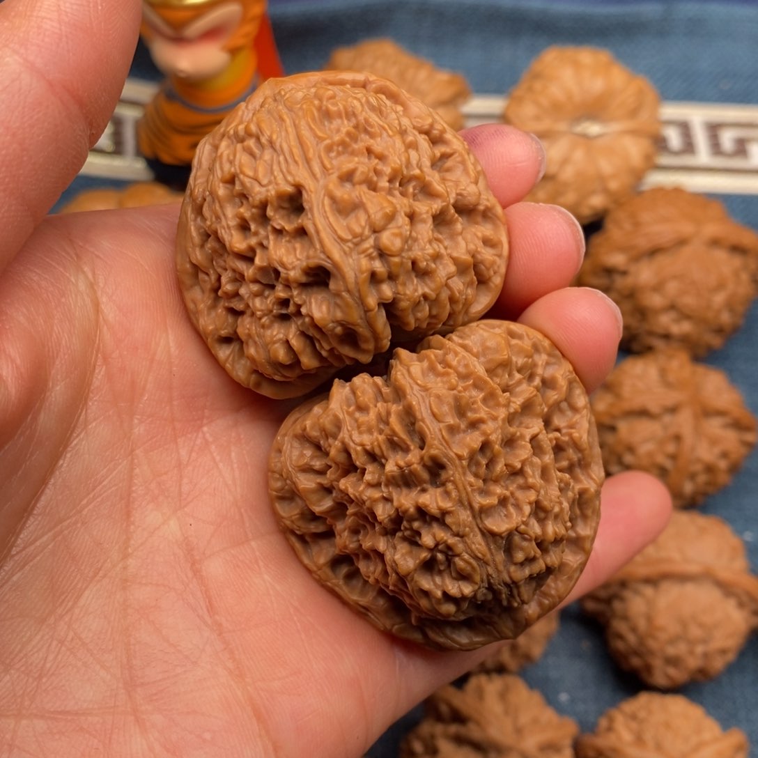 文玩核桃把件42精品三角疆