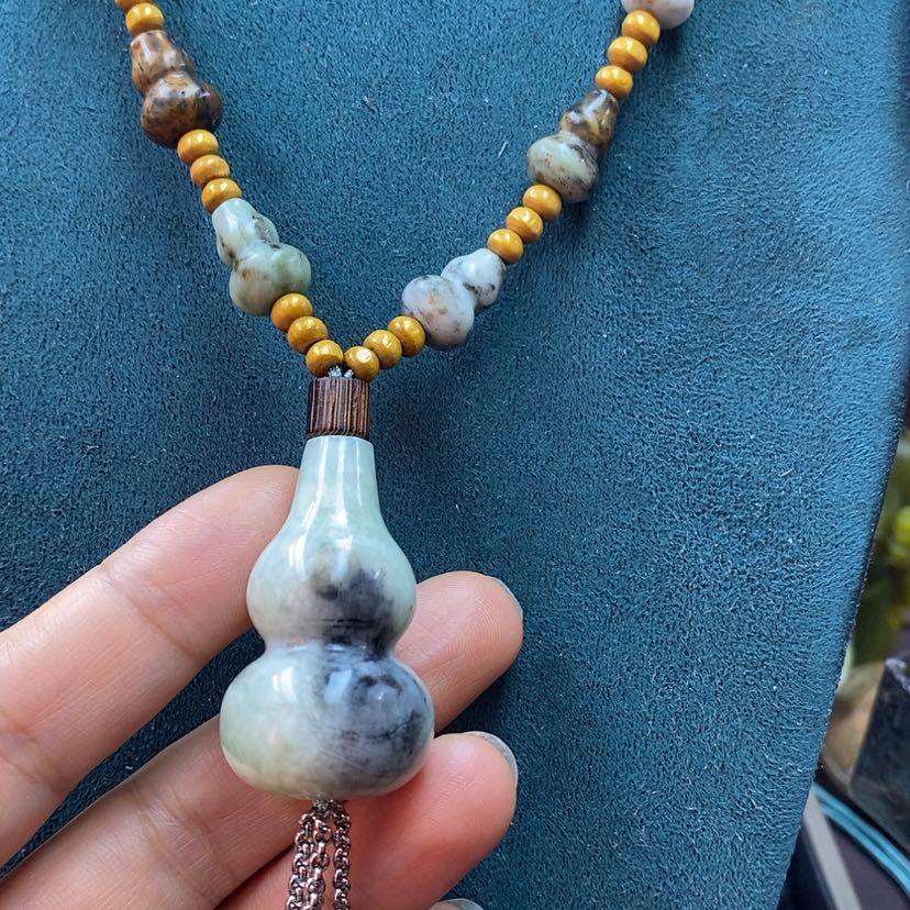 【闪购商品】蛇纹石玉吊坠未镶嵌