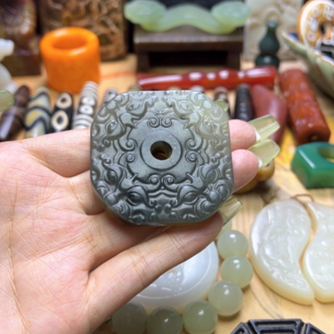 【闪购商品】蛇纹石玉未镶嵌颈饰