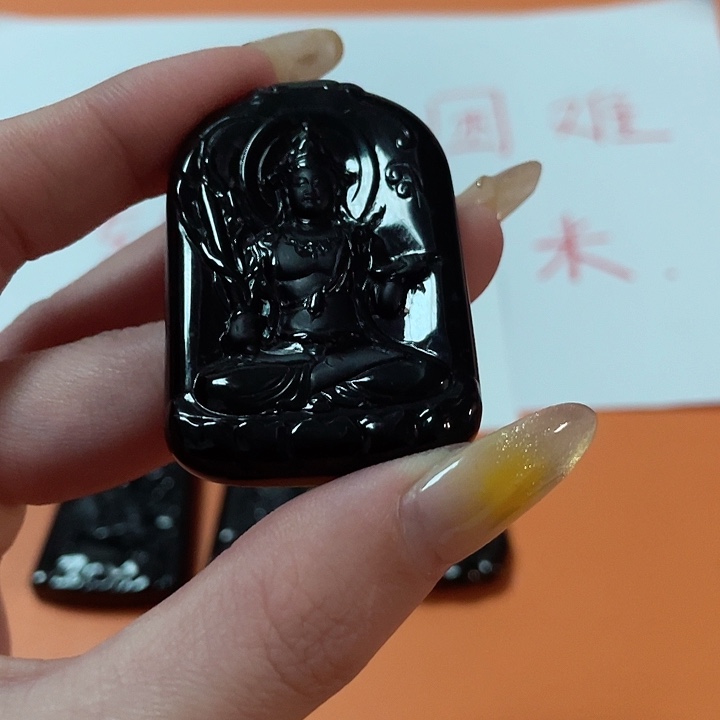 翡翠颈饰未镶嵌南****材