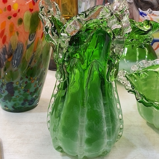 琉璃花瓶高27厘米口径12厘米