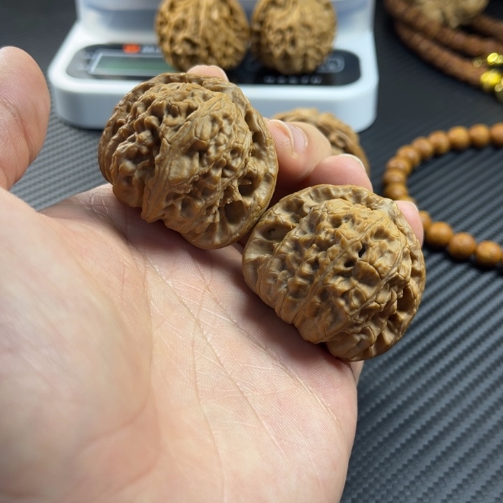 把件文玩核桃43全品白狮子（头伏黄）