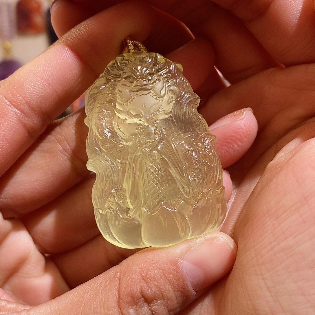 水晶颈饰未镶嵌水****༅水晶