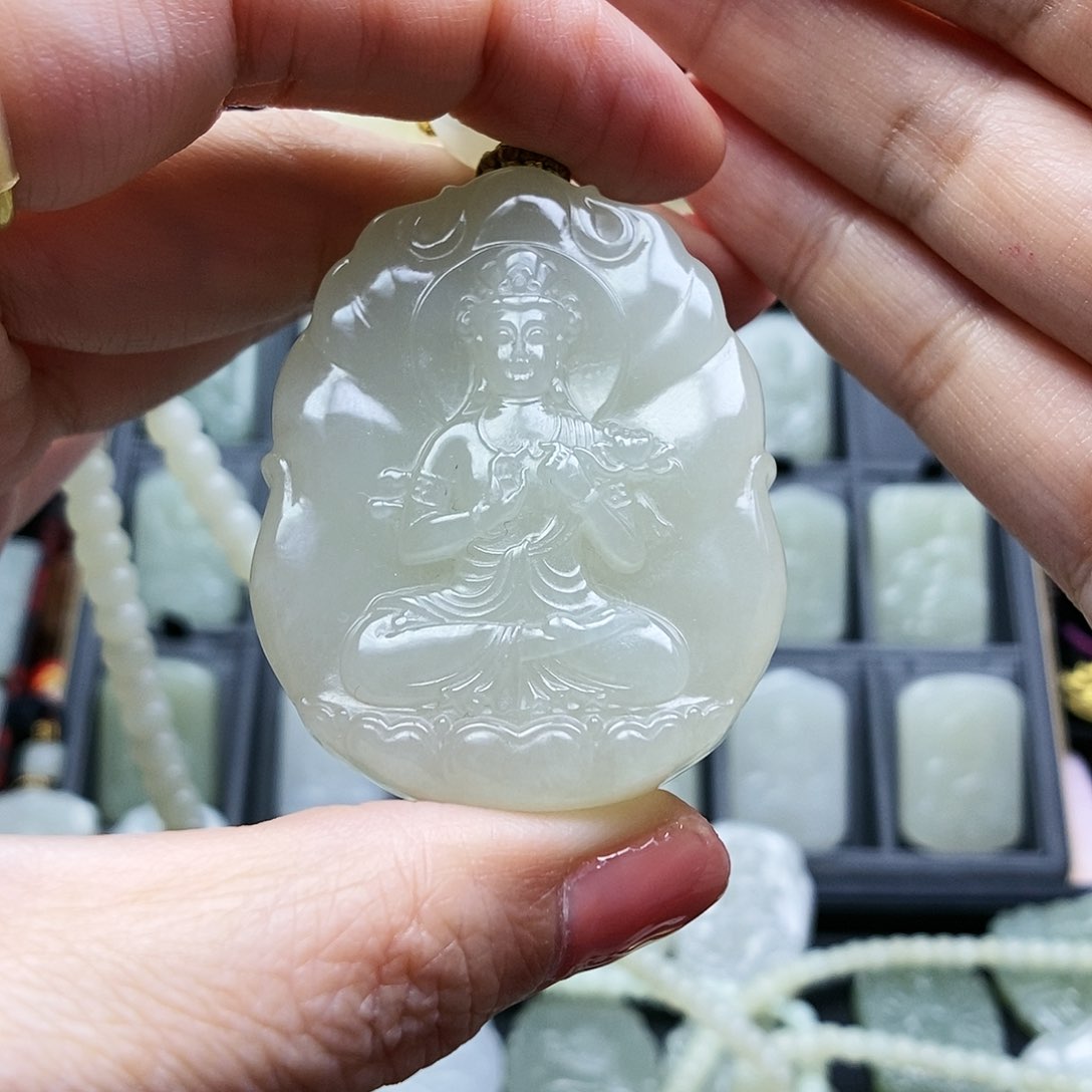 和田玉颈饰未镶嵌卟*