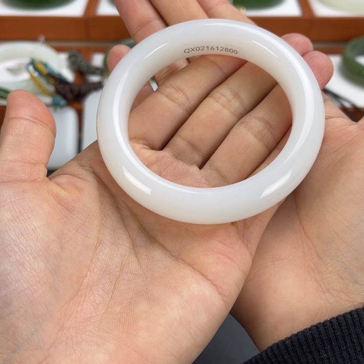 和田玉手镯未镶嵌神***～