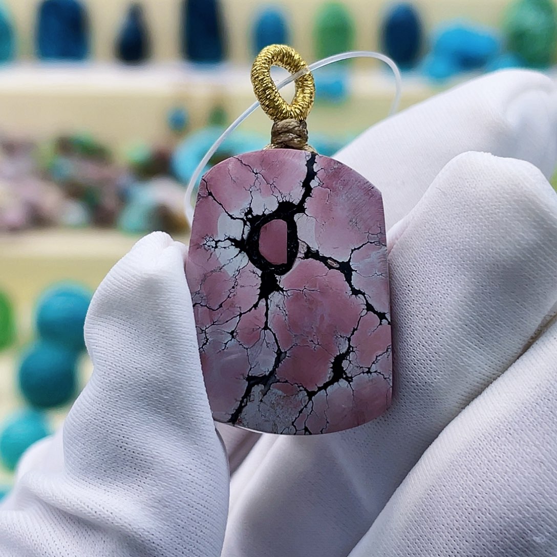 绿松石未镶嵌颈饰