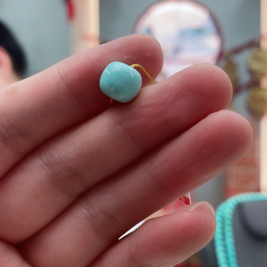 绿松石颈饰未镶嵌