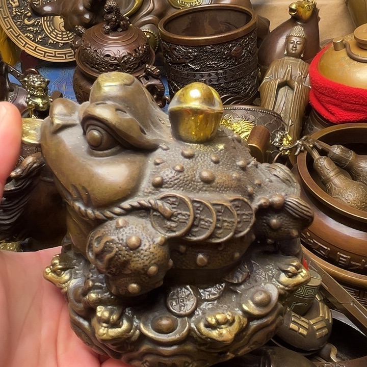 精美铜器批发档口