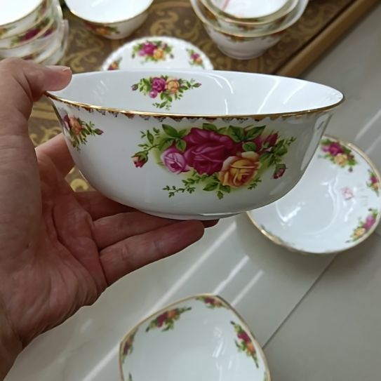 佳***儿红拍6面碗2个骨质瓷