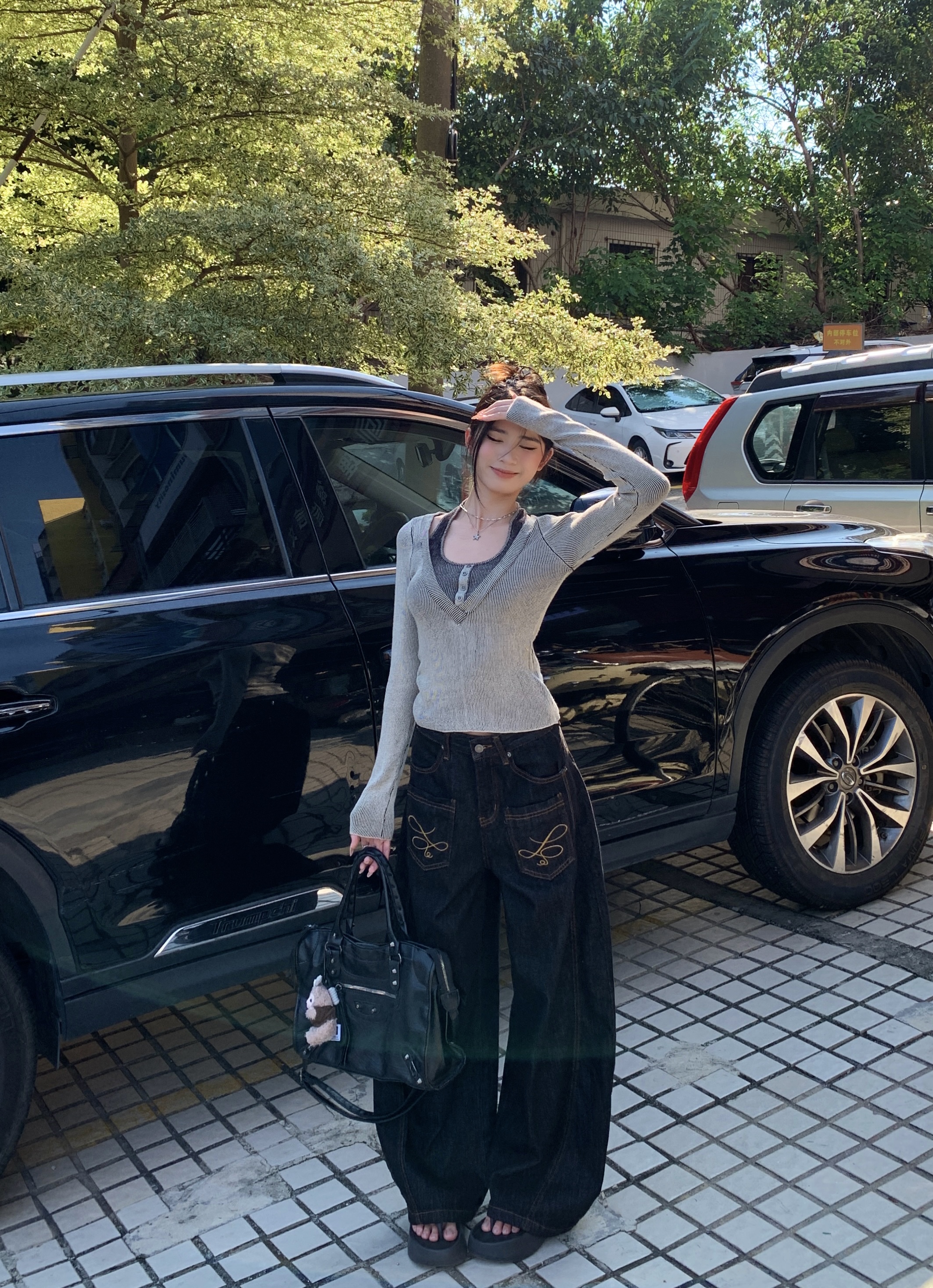 法式通勤风假两件条纹上衣女新款加反穿刺绣牛仔裤套装