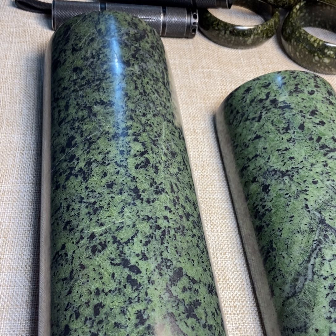 可***可蛇纹石玉未镶嵌药王石枕头微瑕