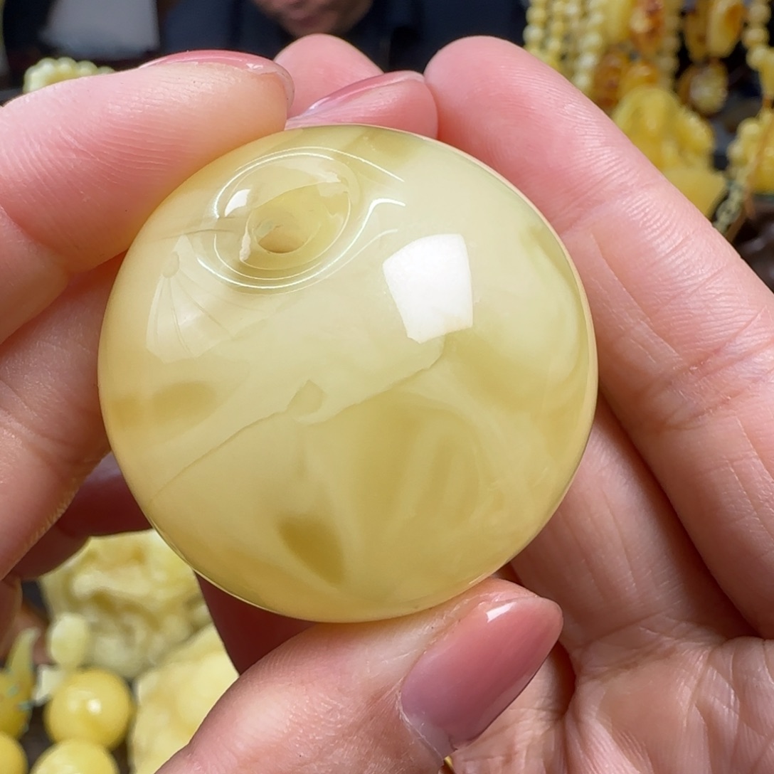 蜜蜡未镶嵌珠宝奇石