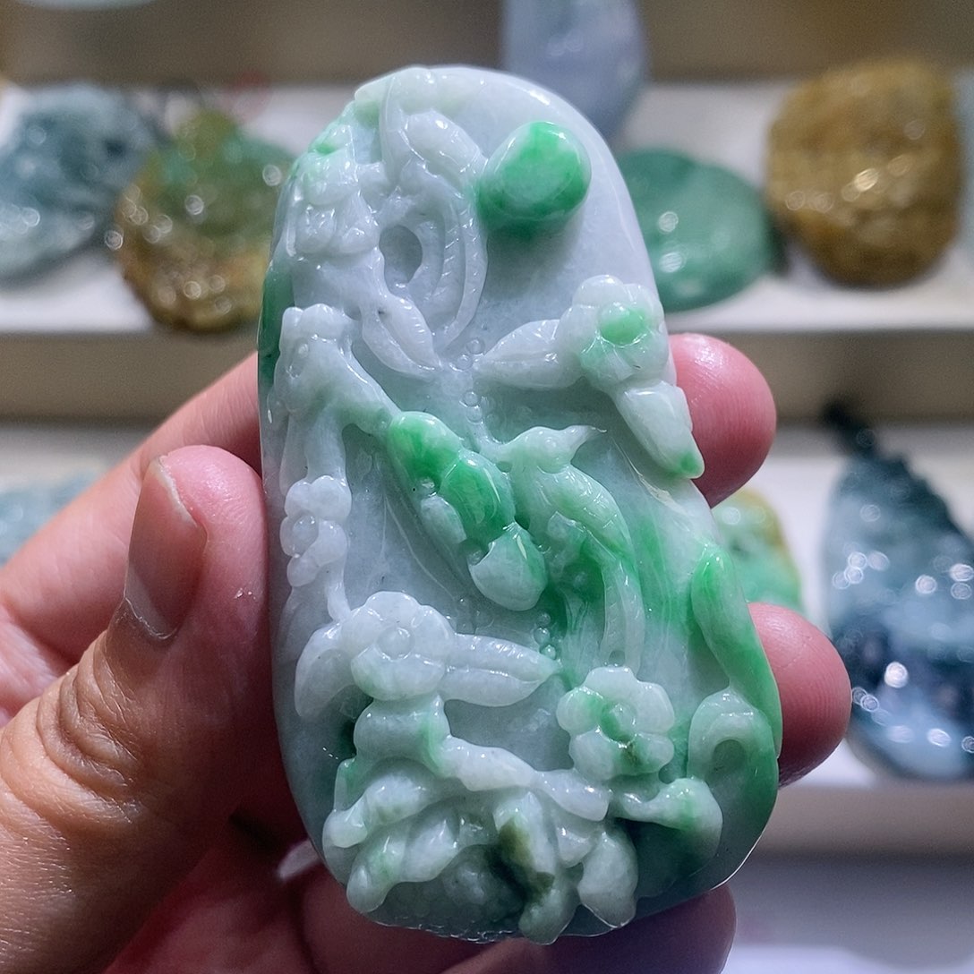 【闪购商品】翡翠颈饰未镶嵌喜上眉梢